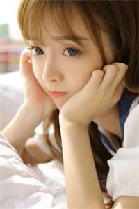 娘娘又乖又媚，陛下捧她坐风位