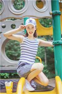 穿状元马褂陪女儿高考，却家破人亡