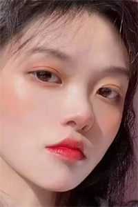 假皇帝，皇后嫔妃一个个送上门