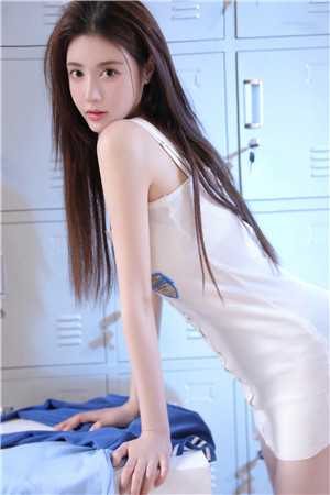 坠机前一秒，妻子毫不犹豫拥吻白月光