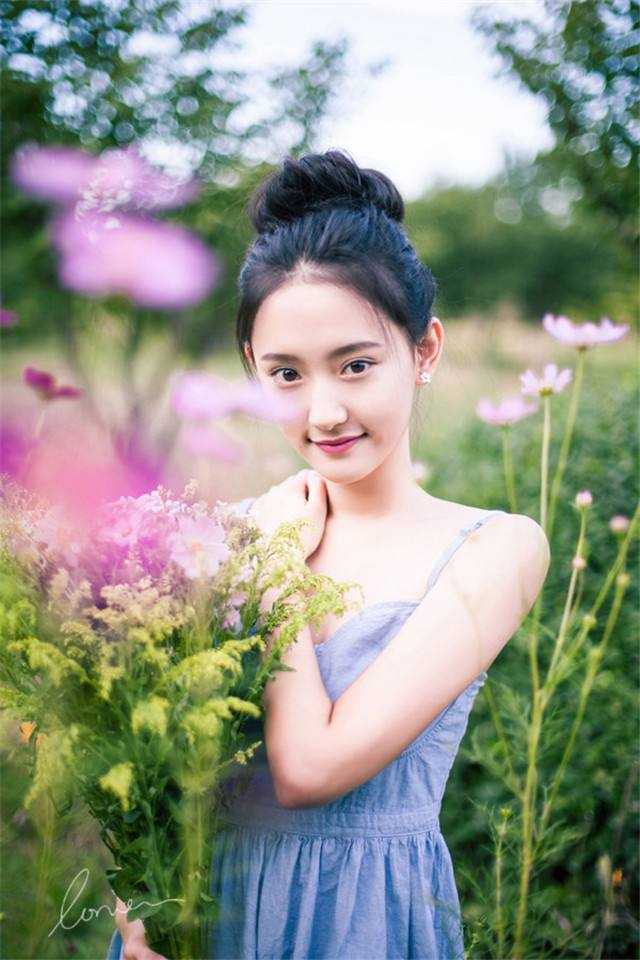 重生不舔校草后，反被他求婚啦