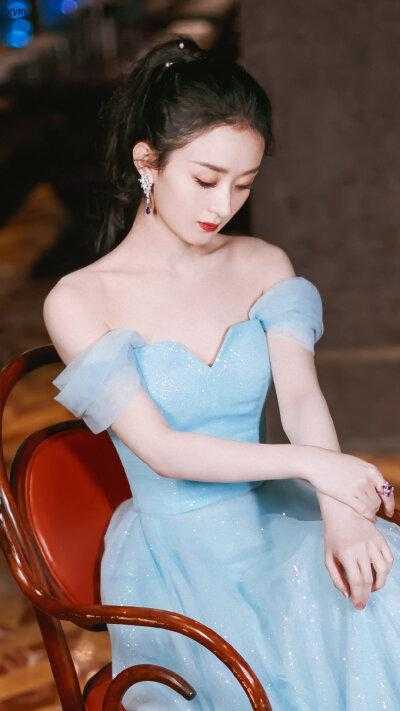 准新郎逃婚后，我改嫁他哥