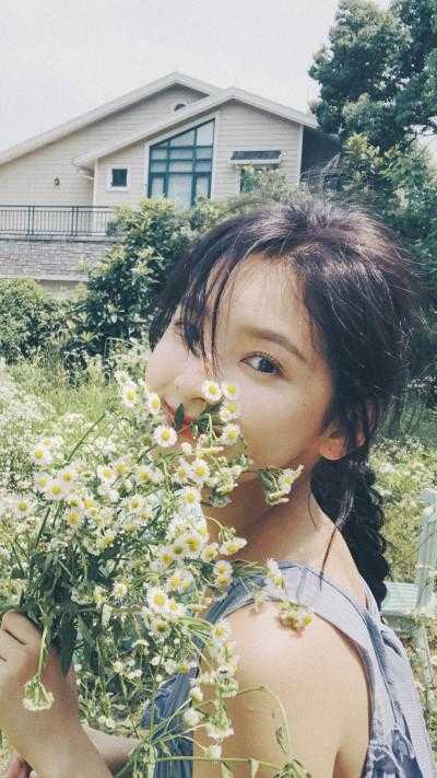 坠入地府后，女帝哭着求我回来