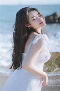被老公和女儿逼着直播自认小三后，我远赴他乡