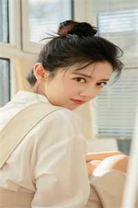 被老公和女儿逼着直播自认小三后，我远赴他乡