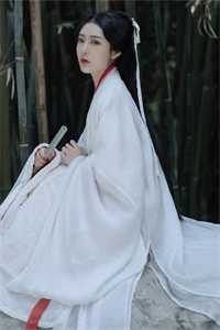 和霸总离婚后，他从不在意变求复婚