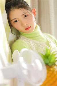 老婆和女儿被困雷区后，我淡定打牌