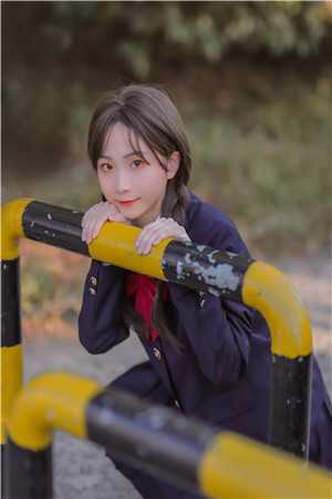 昭昭如月，照我无眠