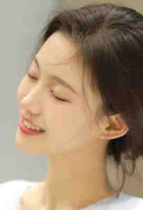 未婚夫白月光装小白莲，我比她更装