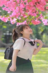 男友为小青梅推我喂蛇，却不知我乃是蛇山圣女