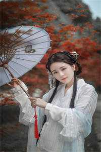 男友花千万给狗庆生，却不肯借我十万救我妈