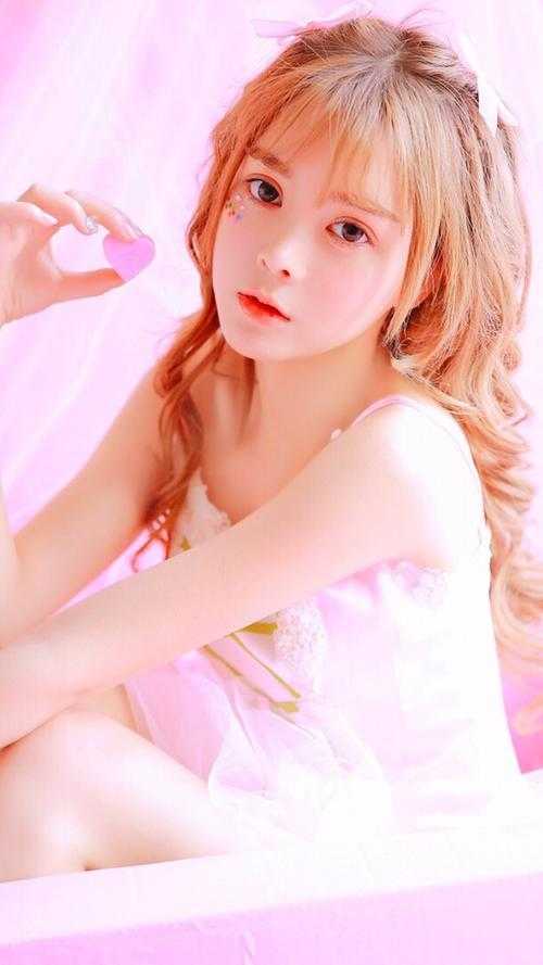 高考当天，我放任校草调转送考大巴带全班救首富独女