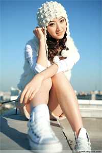玫瑰藏于盛夏