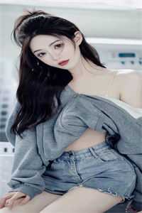 穿越大逃杀，我靠做药膳获得残暴女王的青睐，成功得到2亿奖金