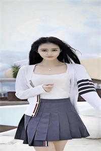 丧尸围城时，城主哥哥在为女学生放烟花