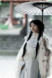 竹马为采药女悔婚，我改嫁东宫他悔疯了